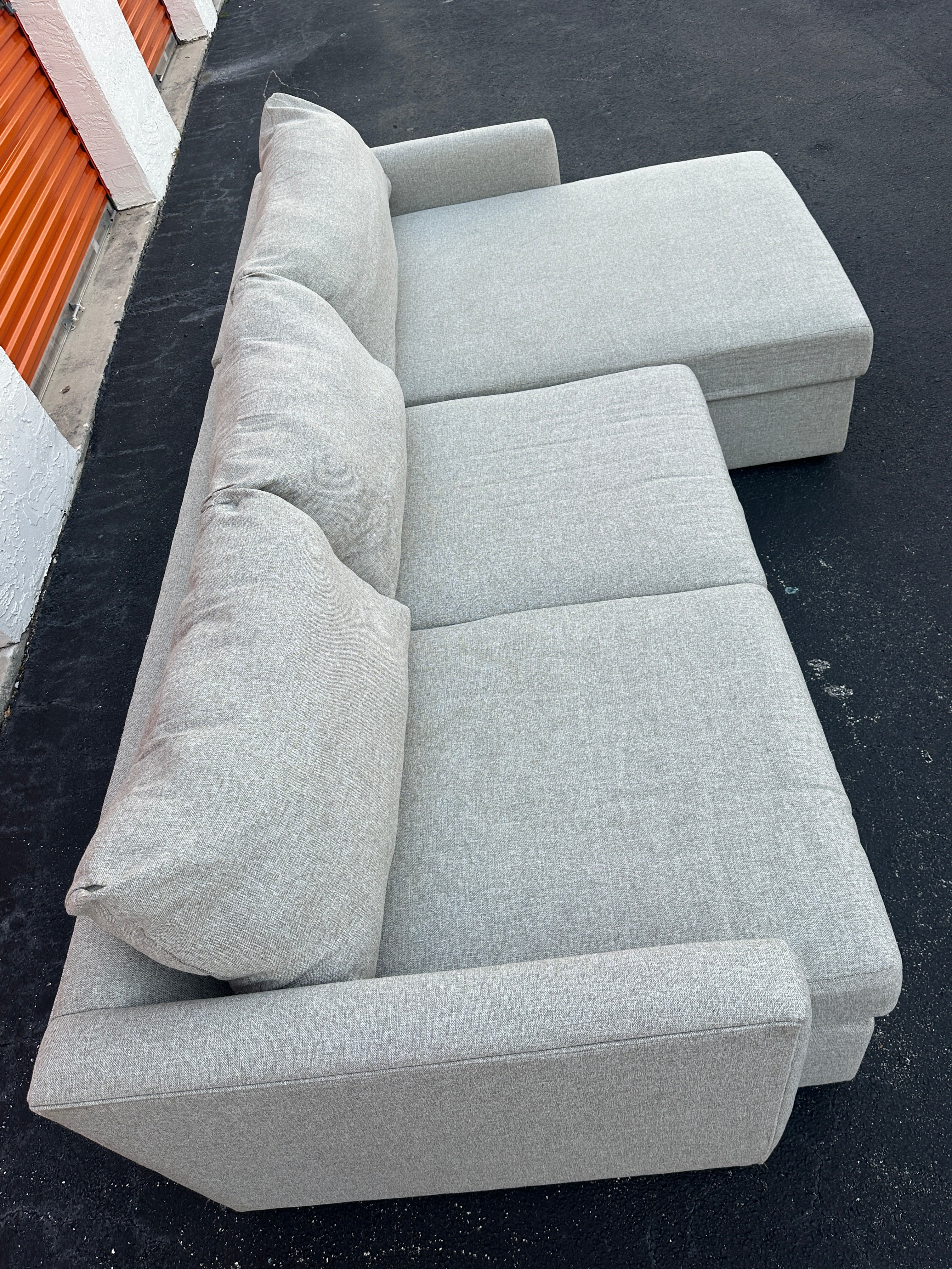Gray Modular Sectional Sofa – Like New